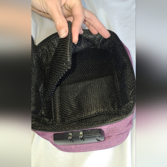 Tweed Locking Case 🔒 - Picture 8 of 10